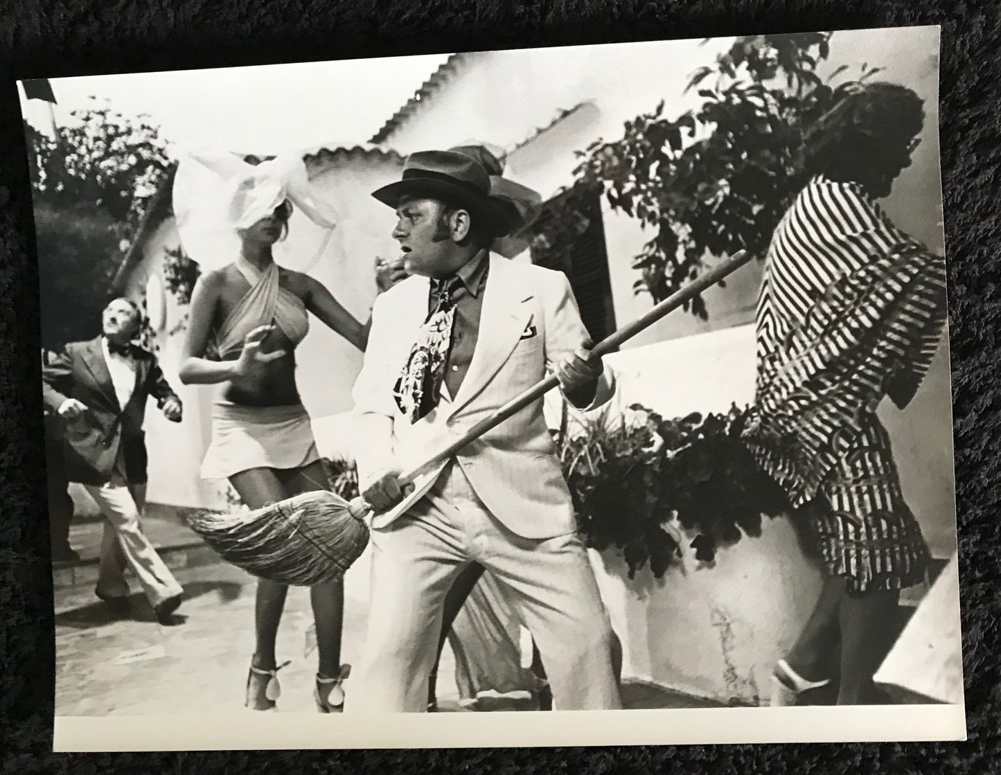 PUBLICITY PHOTOGRAPH - from WHAT? (19e) (1972) - Romolo Valli, Renate Langer, Mogens von Gadow, Cicely Browne
