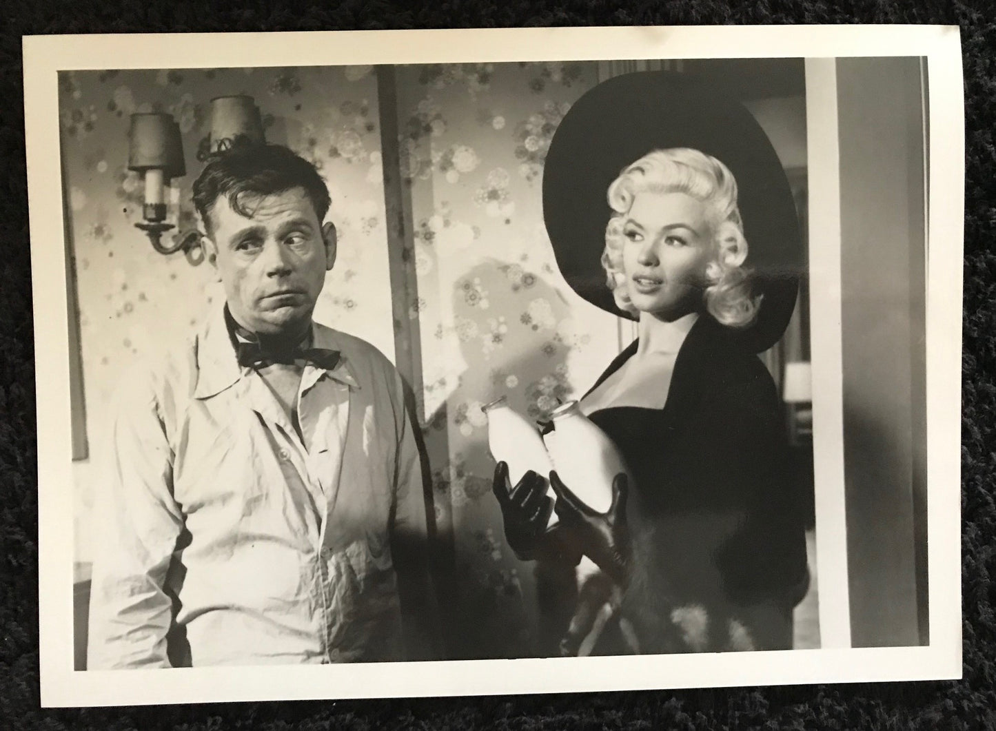 PUBLICITY PHOTOGRAPH - from THE GIRL CAN'T HELP IT (a) (1956) - JANE MANSFIELD, TOM EWELL