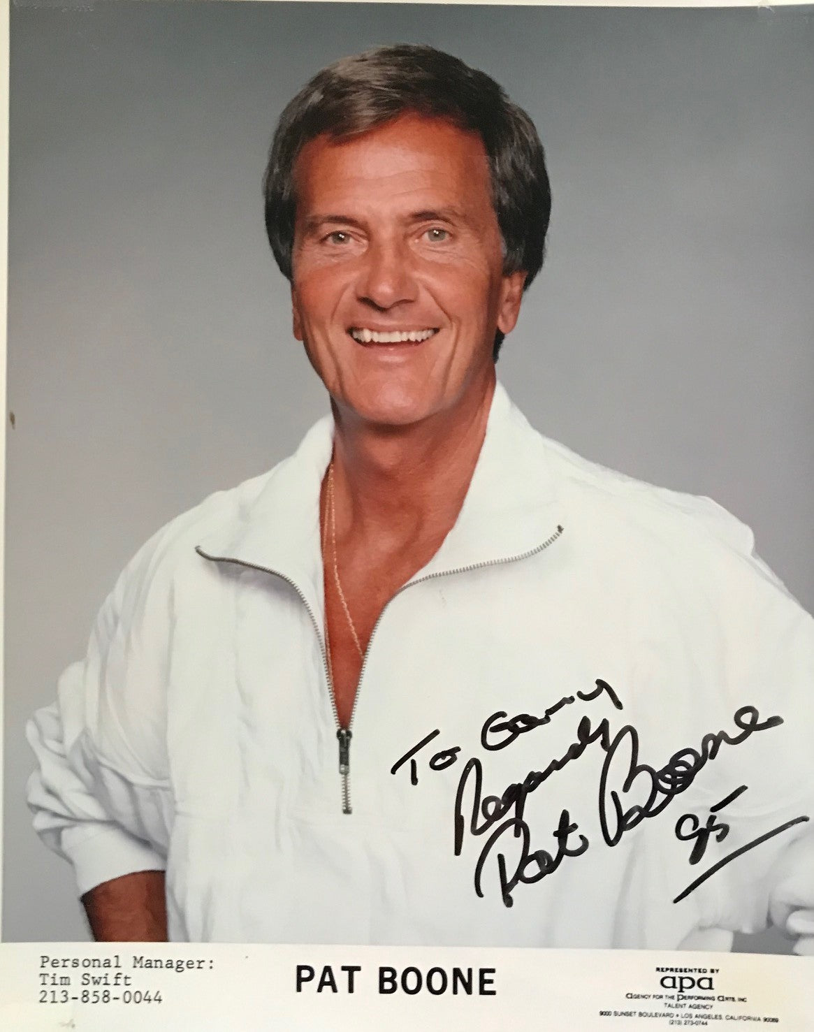 PAT BOONE - AUTOGRAPHED 10 x 8 PUBLICITY PHOTOGRAPH