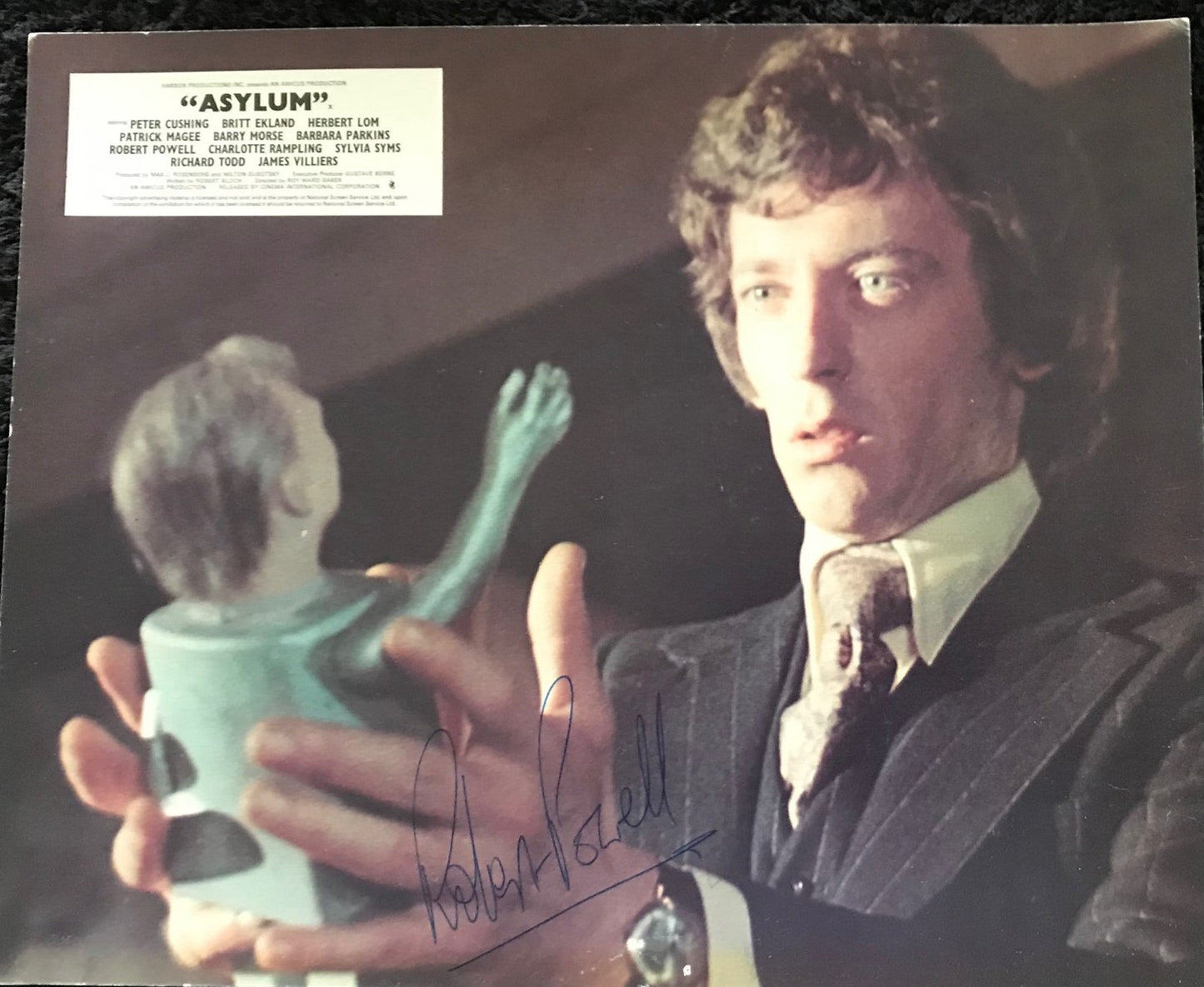 ROBERT POWELL - AUTOGRAPHED 10 x 8 PUBLICITY PHOTOGRAPH from Asylum (1972)