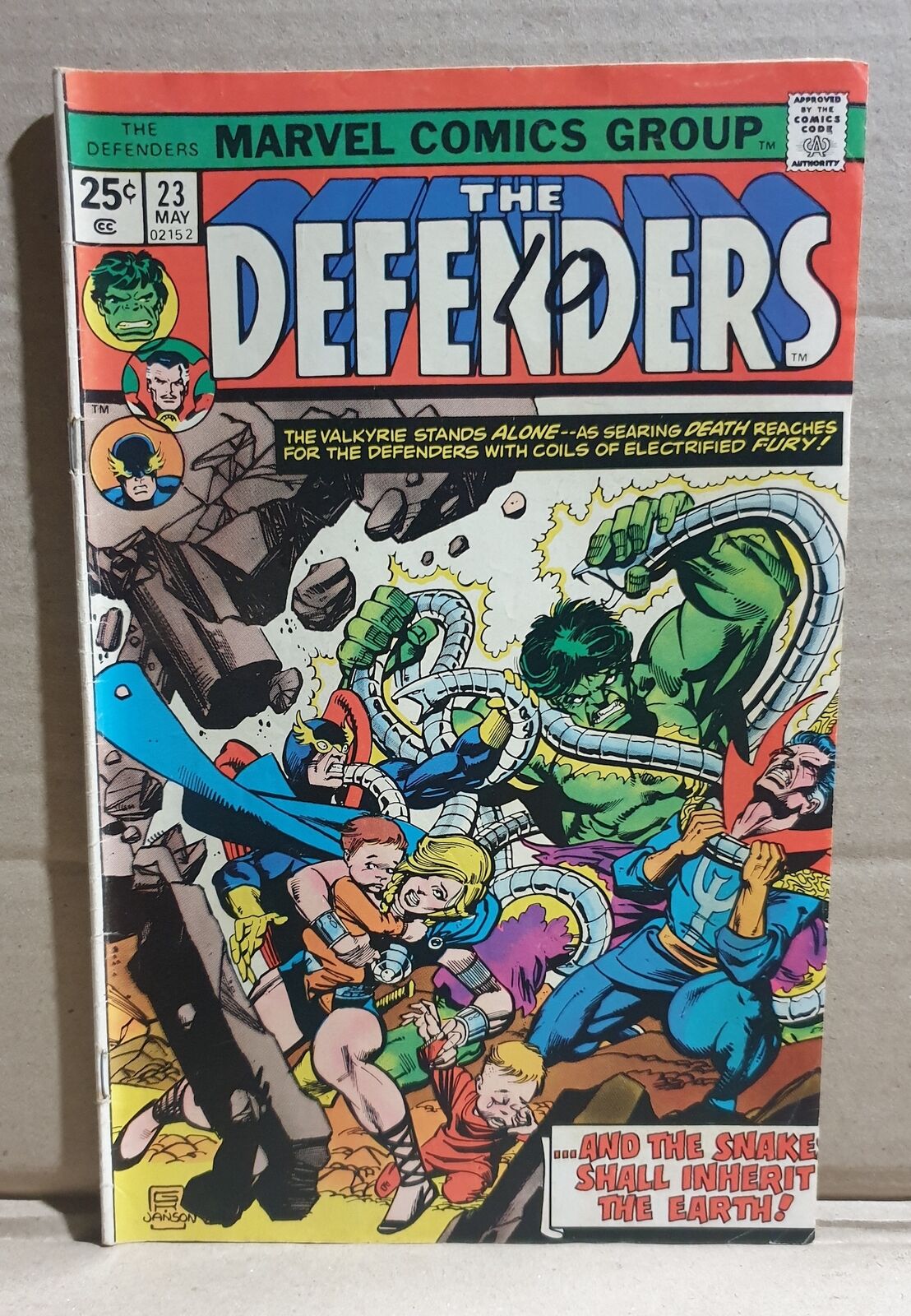 COMIC BOOK - MARVEL DEFENDERS #23