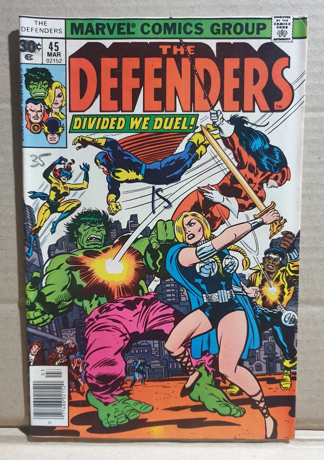 COMIC BOOK - MARVEL DEFENDERS #45