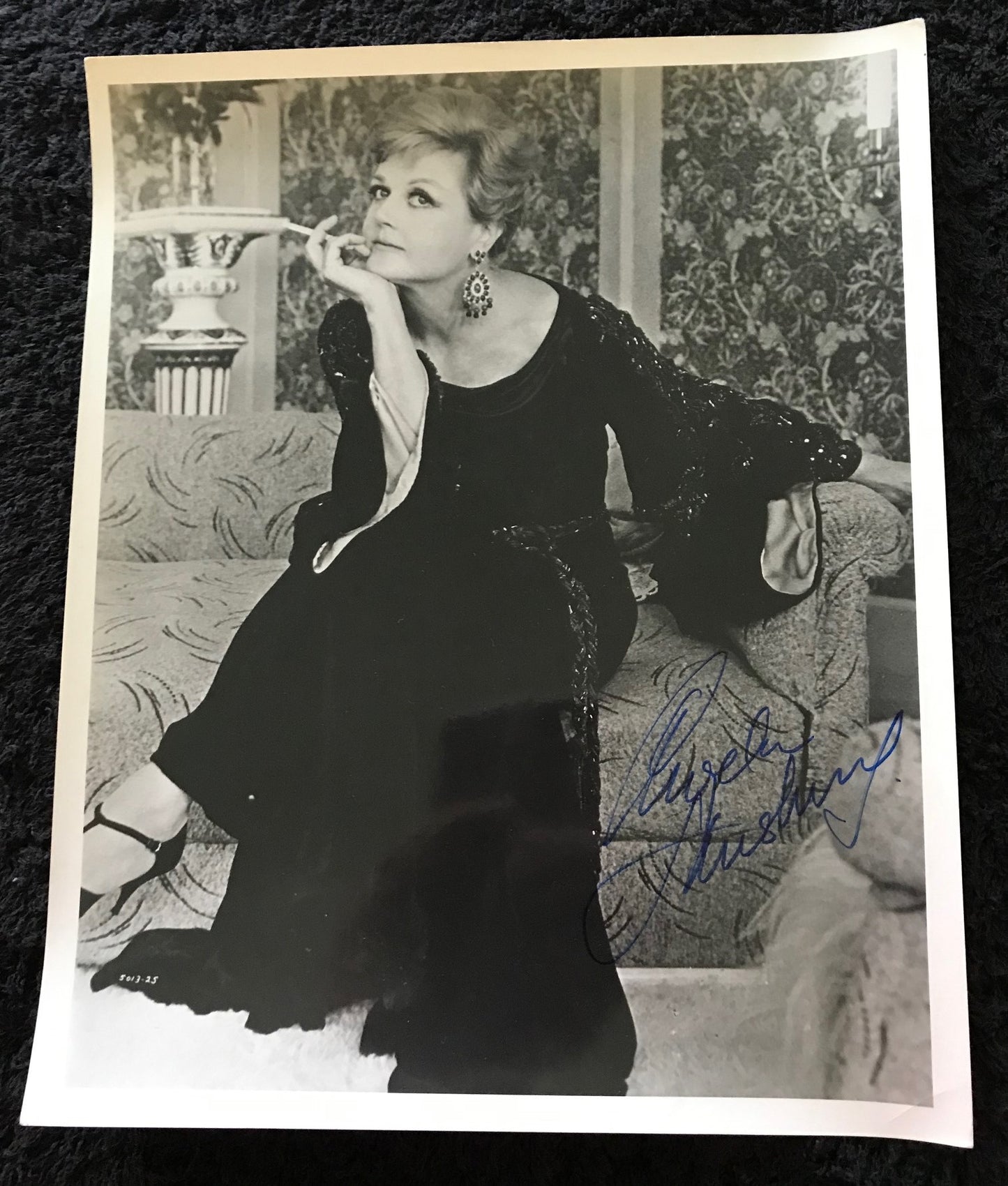 ANGELA LANDSBURY - AUTOGRAPHED 8 x 10 PUBLICITY PHOTOGRAPH