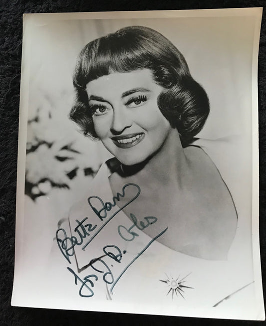 BETTE DAVIS - AUTOGRAPHED 10 x 8 PUBLICITY PHOTOGRAPH