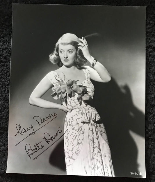 BETTE DAVIS - AUTOGRAPHED 10 x 8 PUBLICITY PHOTOGRAPH