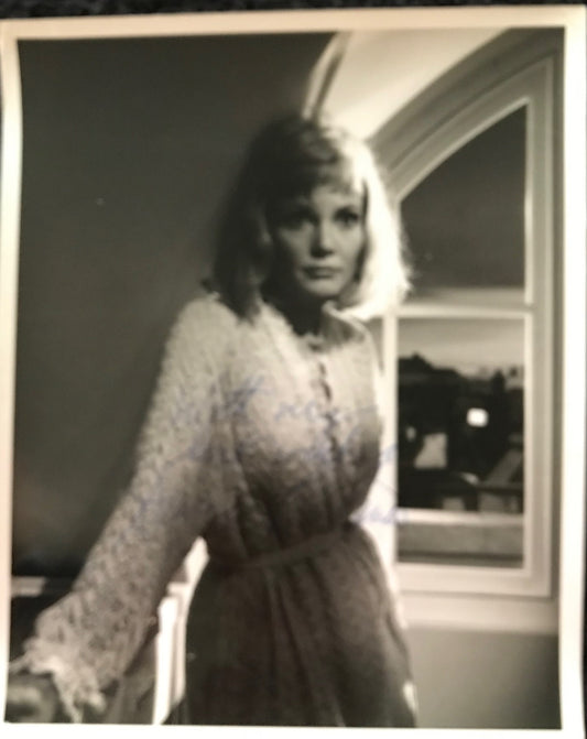 DIANE CILENTO - AUTOGRAPHED 10 x 8 PUBLICITY PHOTOGRAPH