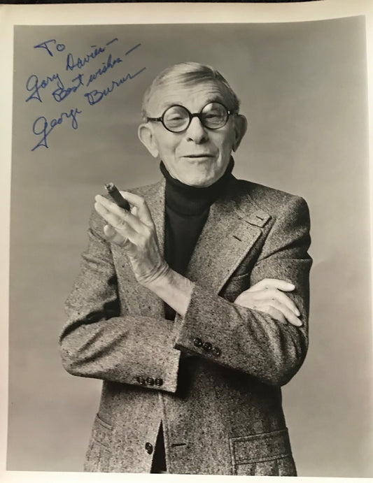 GEORGE BURNS - AUTOGRAPHED 10 x 8 PUBLICITY PHOTOGRAPH