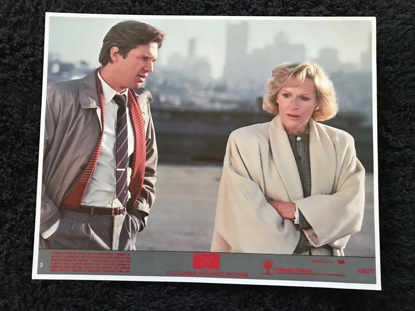 ORIGINAL LOBBY CARDS - MINI - JAGGED EDGE - 1985 - UK - set of 8 cards -  Glenn Close, Jeff Bridges, Peter Coyote, Lance Henriksen