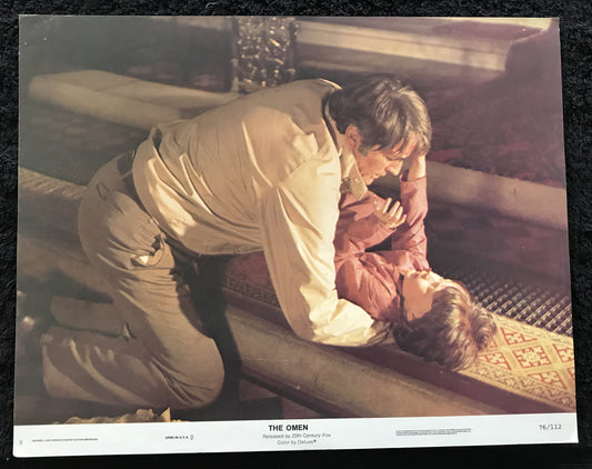 ORIGINAL LOBBY CARD - THE OMEN (b) - 1976 - #8 card -  Gregory Peck, Lee Remick, David Warner, Billie Whitelaw