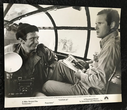 PUBLICITY PHOTOGRAPH - from CATCH-22 (c) (1970) - SETH ALLEN, JON KORKES