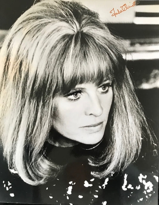 JULIE CHRISTIE - AUTOGRAPHED 10 x 8 PUBLICITY PHOTOGRAPH from Shampoo (1975)