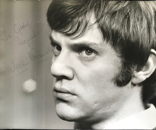 MALCOLM McDOWELL  - AUTOGRAPHED 10 x 8 PUBLICITY PHOTOGRAPH