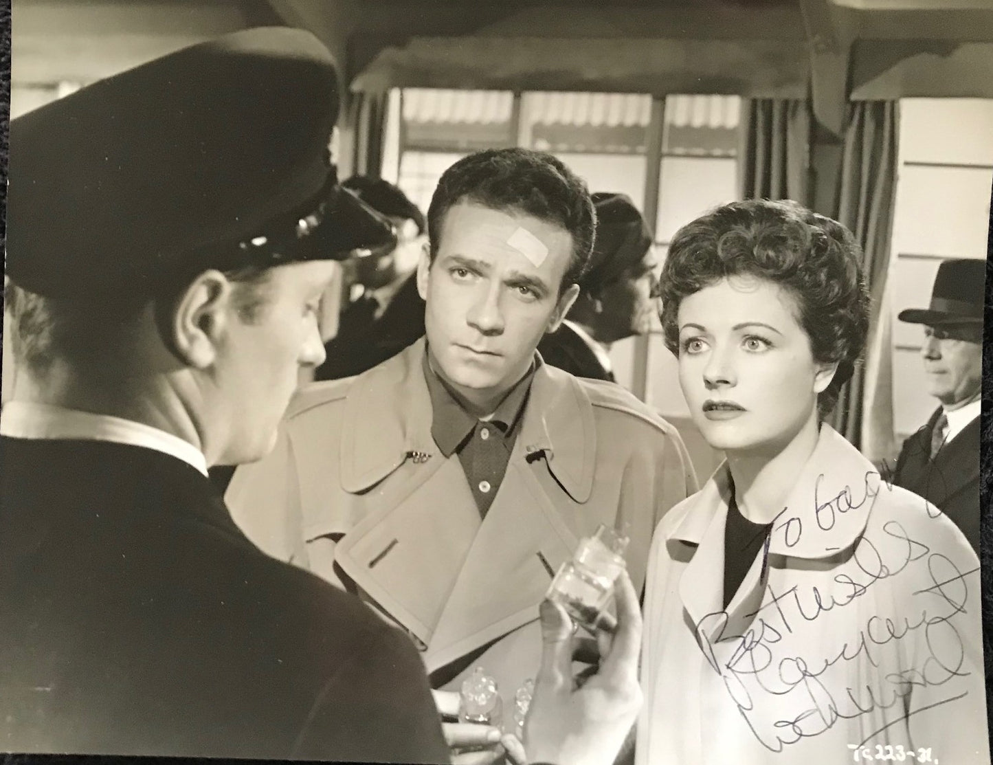 MARGARET LOCKWOOD  - AUTOGRAPHED 10 x 8 PUBLICITY PHOTOGRAPH from Highly Dangerous (1950)