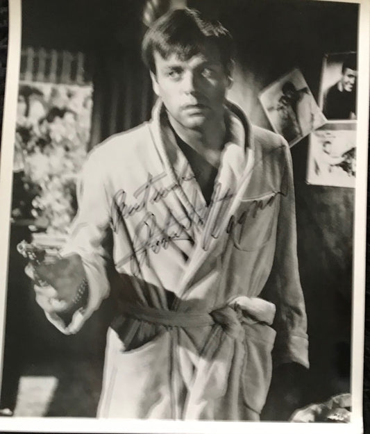 ROBERT WAGNER - AUTOGRAPHED 10 x 8 PUBLICITY PHOTOGRAPH