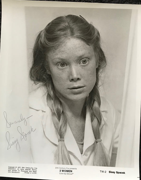 SISSY SPACEK  - AUTOGRAPHED 10 x 8 PUBLICITY PHOTOGRAPH from 3 Women (1977)