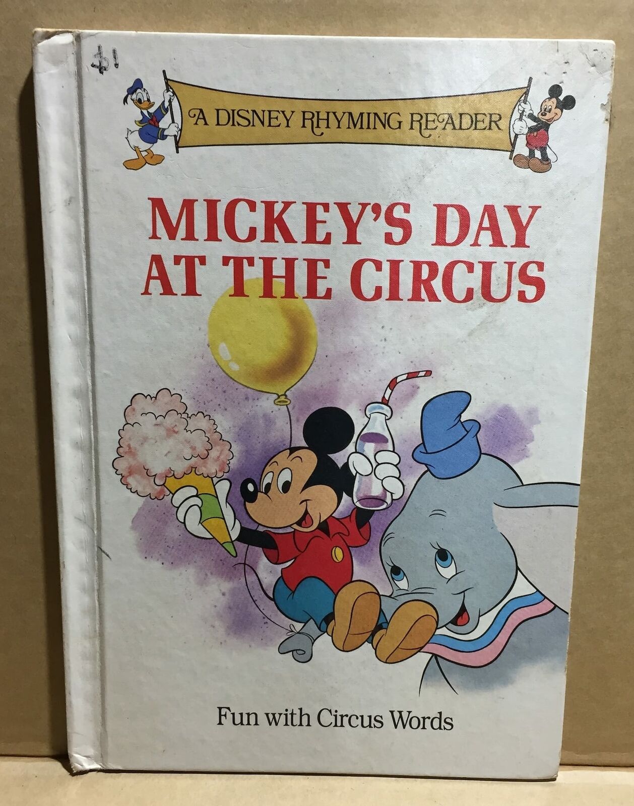 HARD COVER BOOK - MICKEY'S DAY AT THE CIRCUS