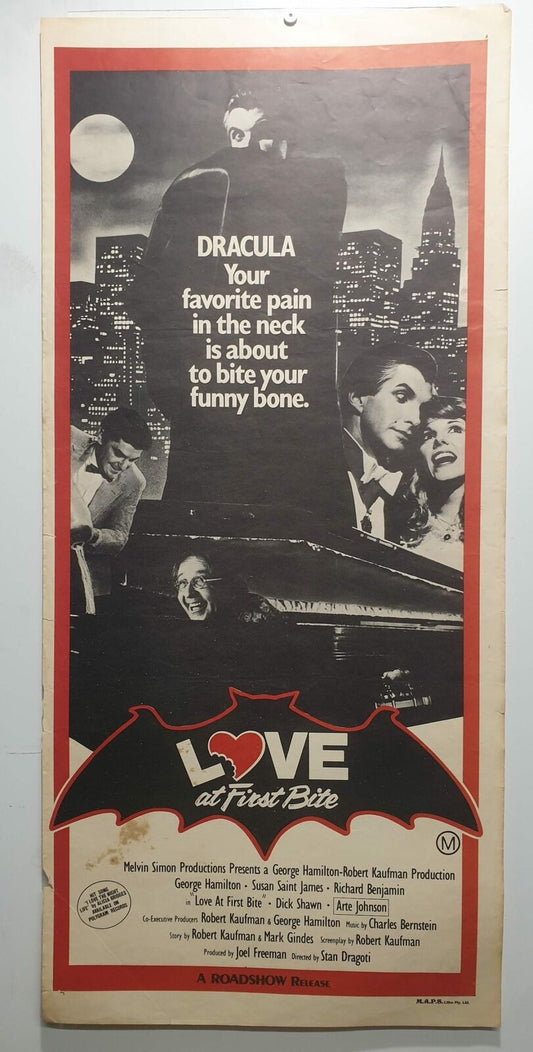 ORIGINAL DAYBILL MOVIE POSTER - LOVE AT FIRST BITE - HORROR