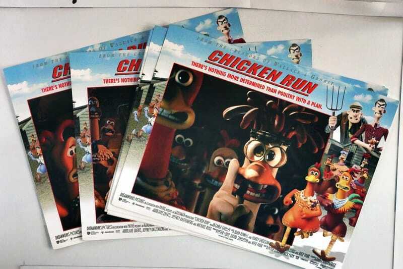 ORIGINAL LOBBY CARDS - CHICKEN RUN - 2000 - set of 8