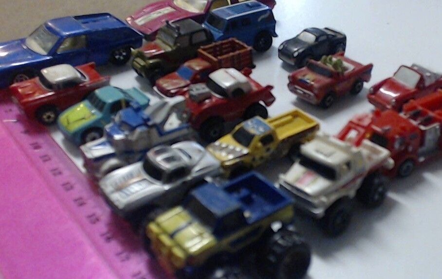 COLLECTABLE MICRO MACHINES CARS SMALL TOYS