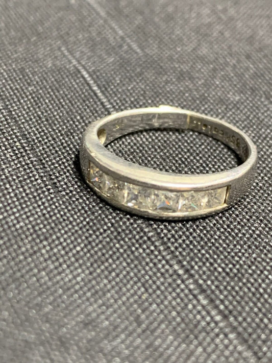 UNISEX SILVER RING - WITH WHITE STONE SETTINGS - VARIABLE RING WIDTH