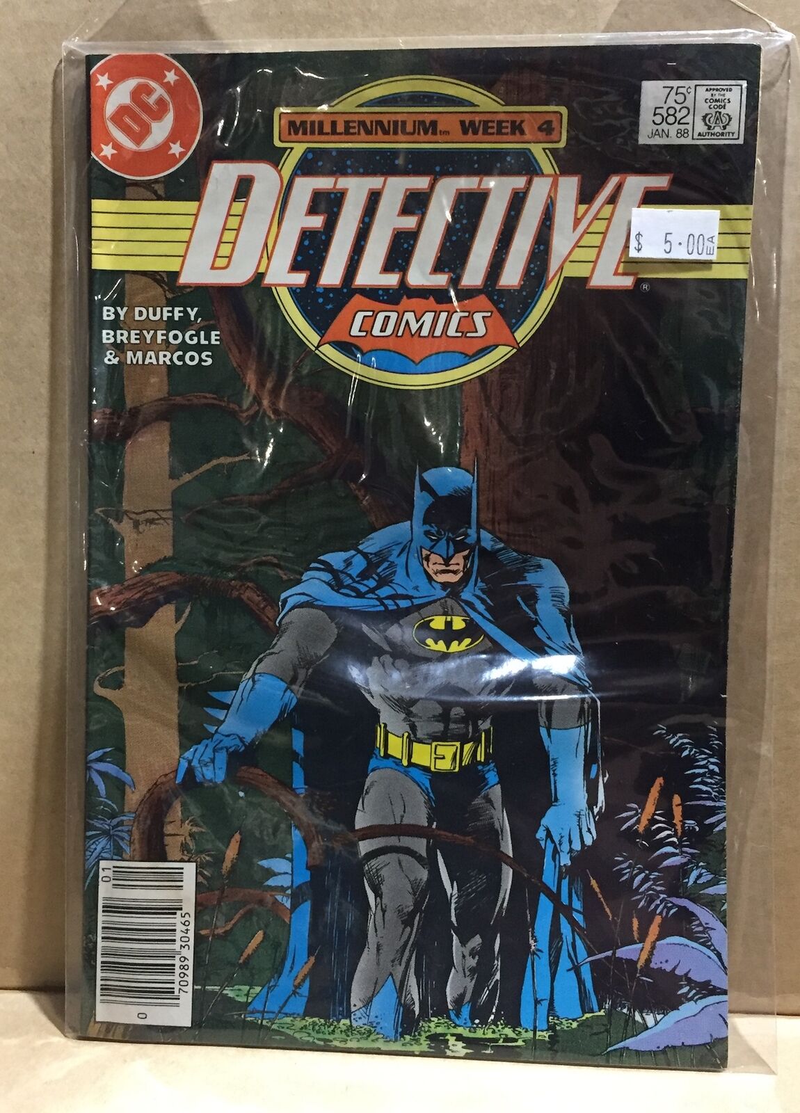 COMIC BOOK - DC DETECTIVE COMICS 582