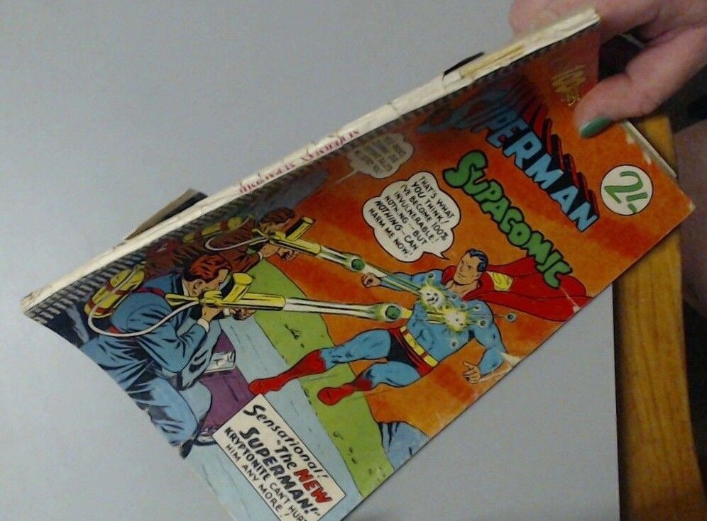 SUPERMAN SUPACOMIC 100 PAGES COMIC BOOK KRYPTONITE CANT HURT ME #40