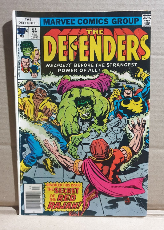 COMIC BOOK -  MARVEL DEFENDERS #44