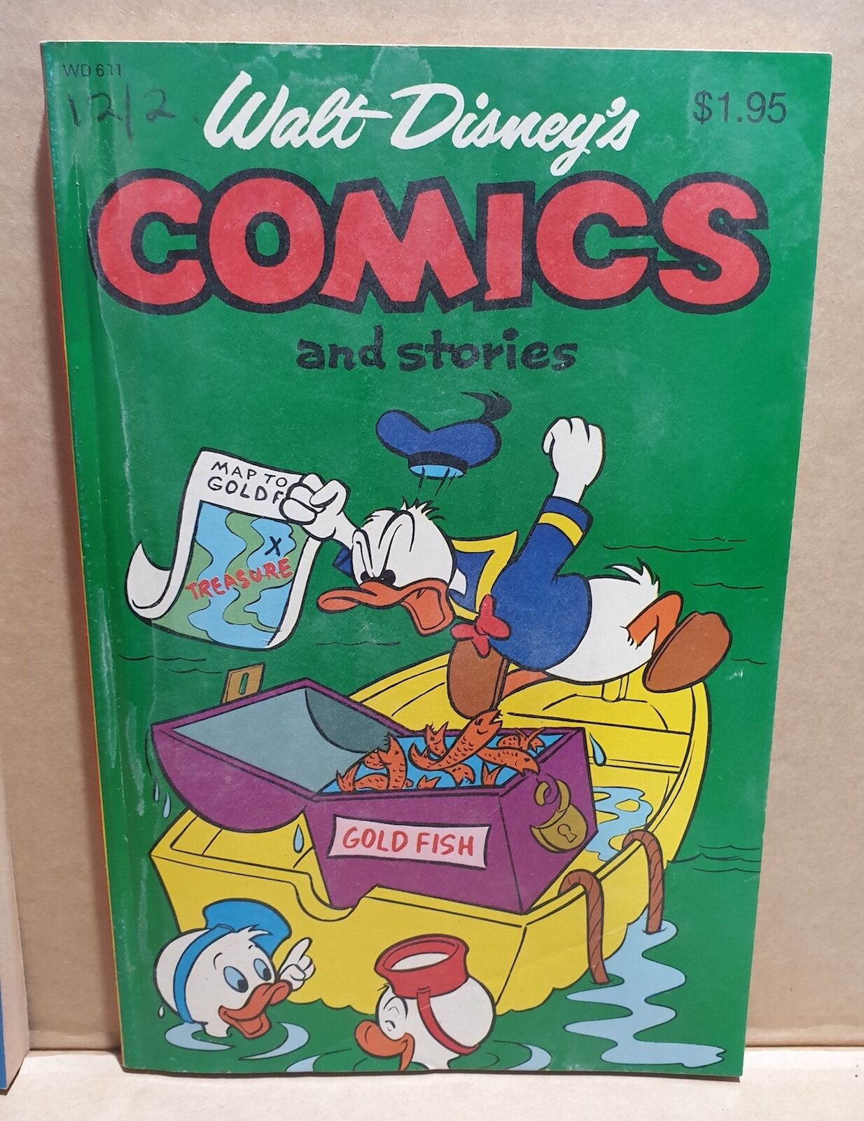 COMIC BOOK - WALT DISNEY COMICS & STORIES WD 611