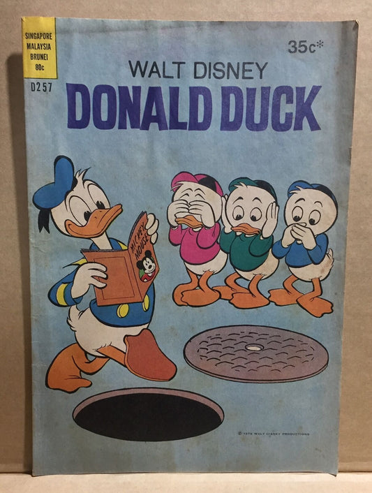 WALT DISNEY COMIC BOOK - DONALD DUCK D257  australian