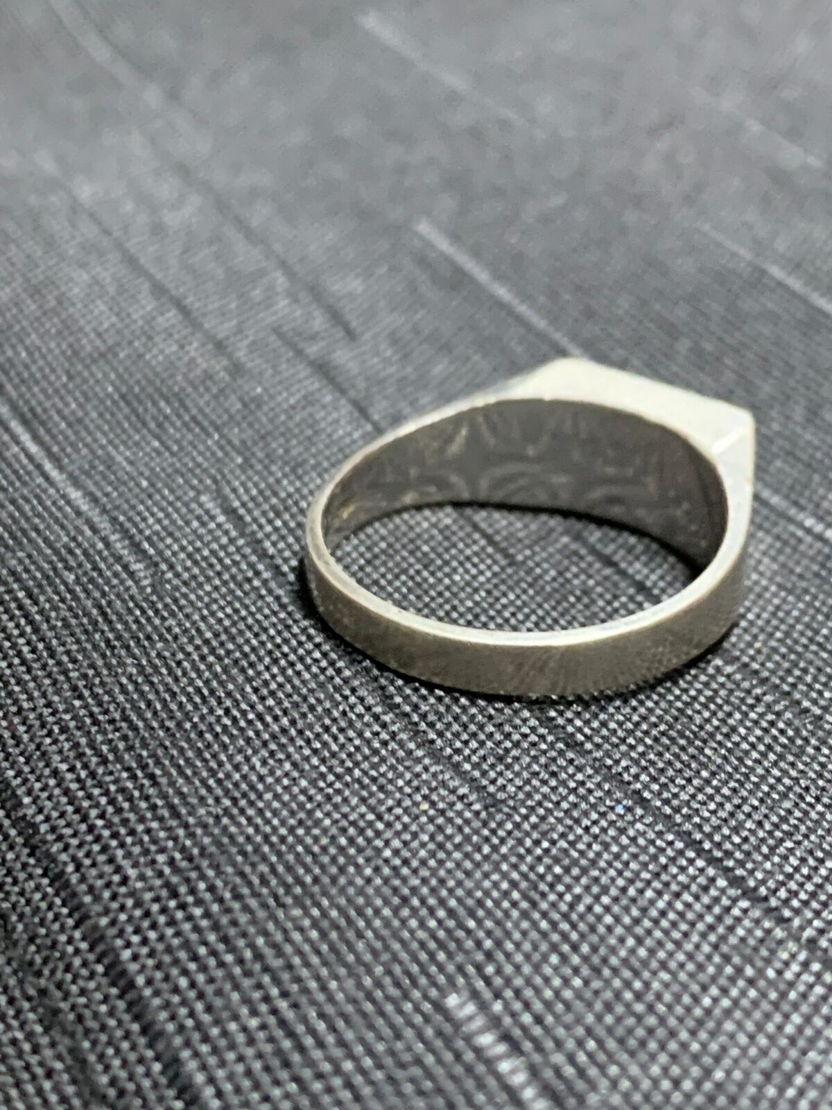 MENS SILVER RING - WITH WHITE STONE SETTINGS AND FLAT FACE