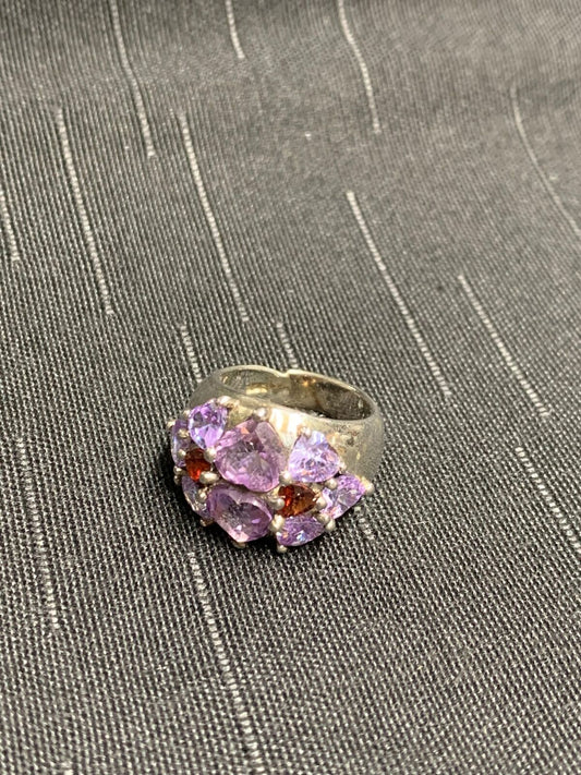 SILVER RING - WITH UNIDENTIFIED STONES - WITH PINK, VIOLET, & RED STONE SETTING