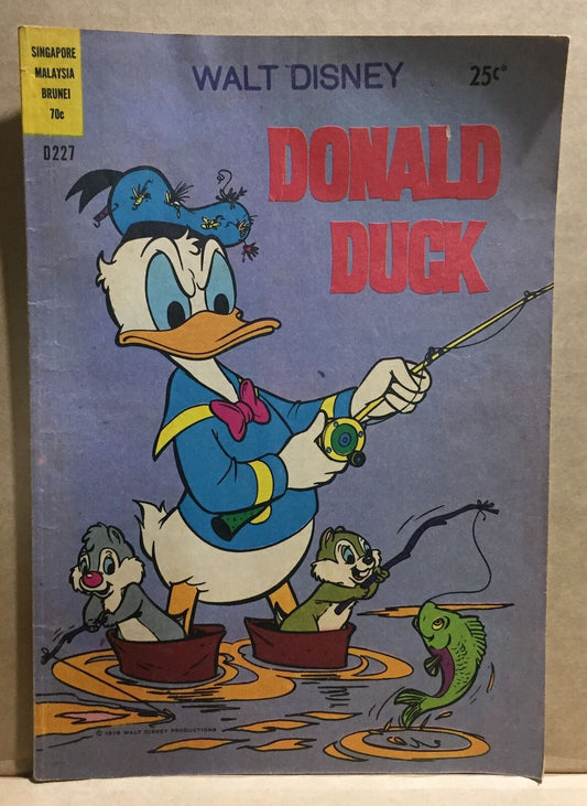 WALT DISNEY COMIC BOOK - DONALD DUCK D227  australian