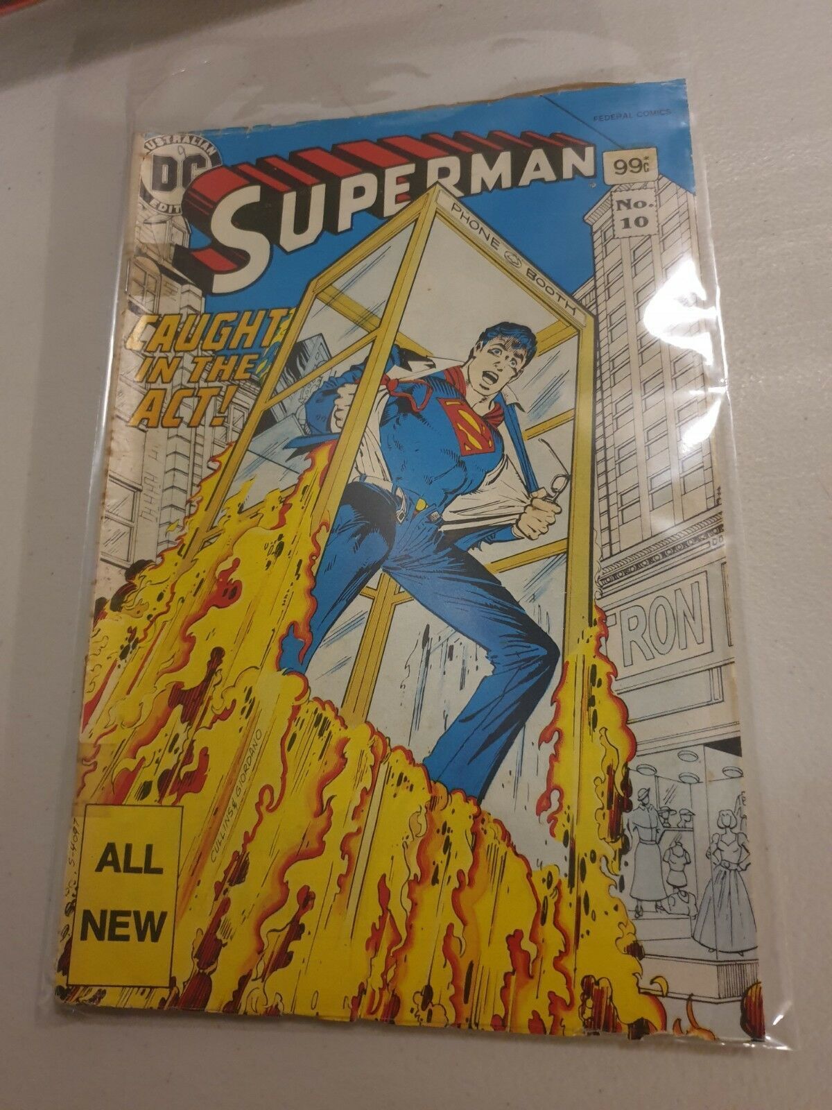 COMIC BOOK MAGAZINE - SUPERMAN NO.10 CAUGHT IN THE ACT