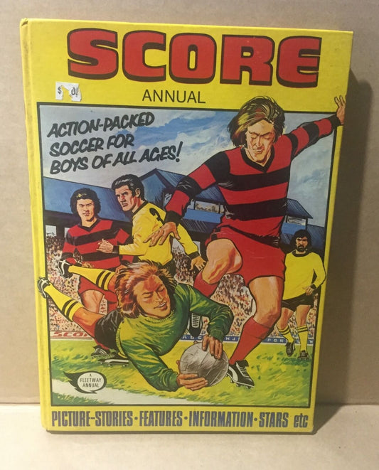 HARD COVER BOOK - SCORE ANNUAL SOCCER FLEETWAY