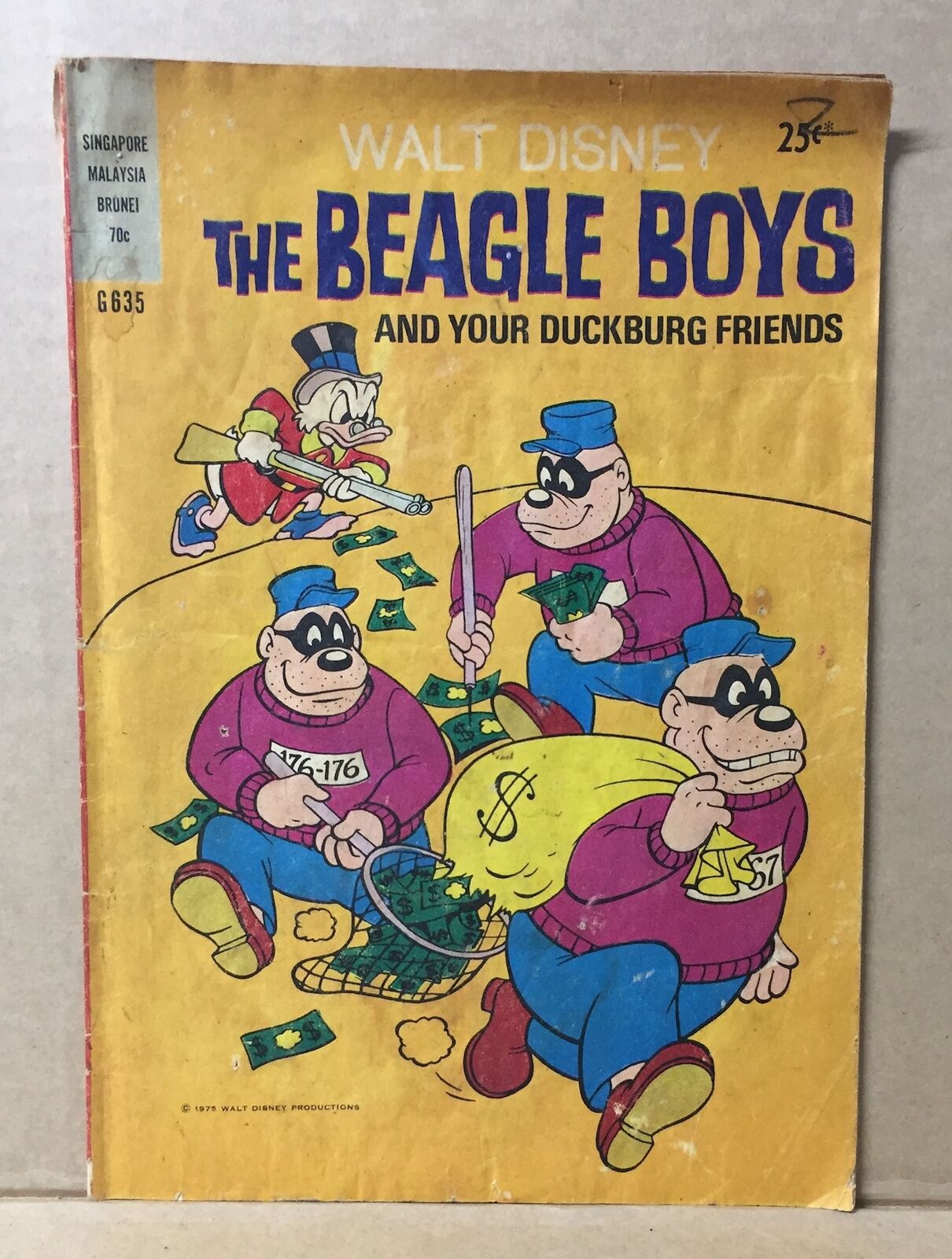 COMIC BOOK - WALT DISNEY THE BEAGLE BOYS G635