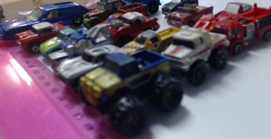 COLLECTABLE MICRO MACHINES CARS SMALL TOYS